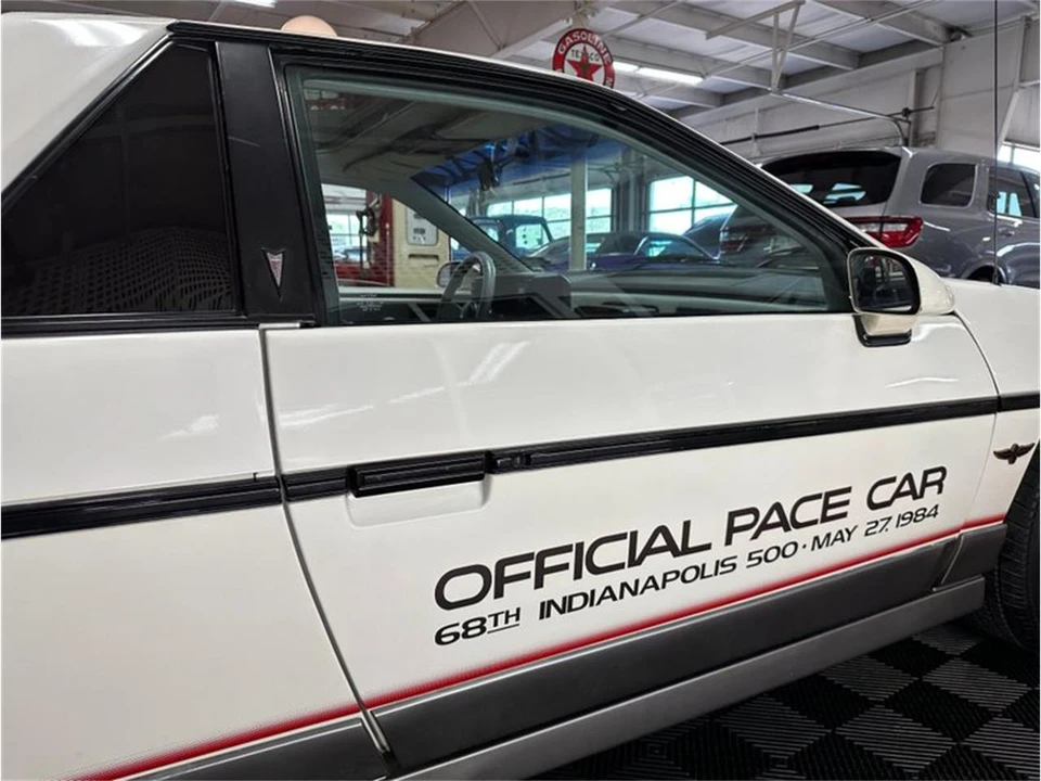 1984 Pontiac Fiero - Image 31 of 31