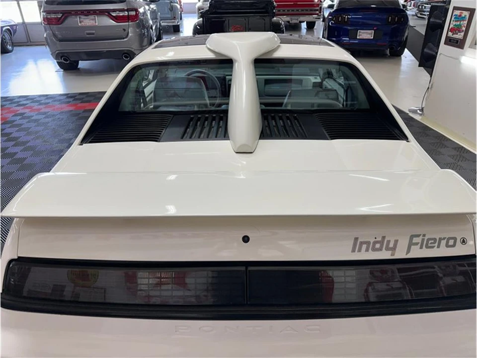 1984 Pontiac Fiero - Image 8 of 31