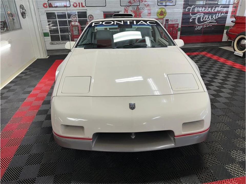 1984 Pontiac Fiero - Image 3 of 31