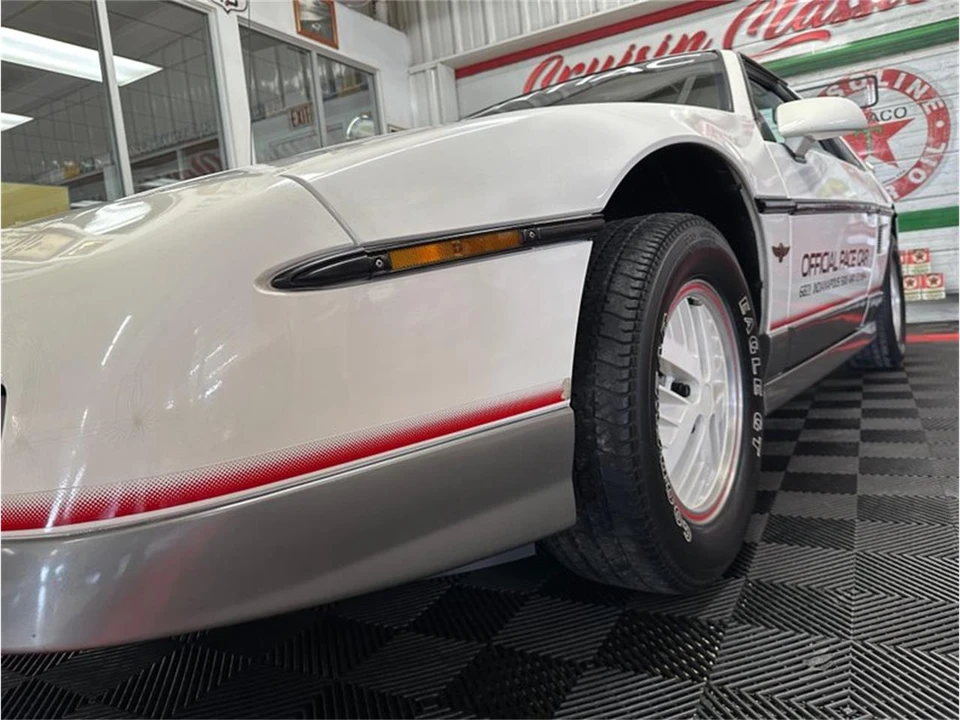 1984 Pontiac Fiero - Image 15 of 31