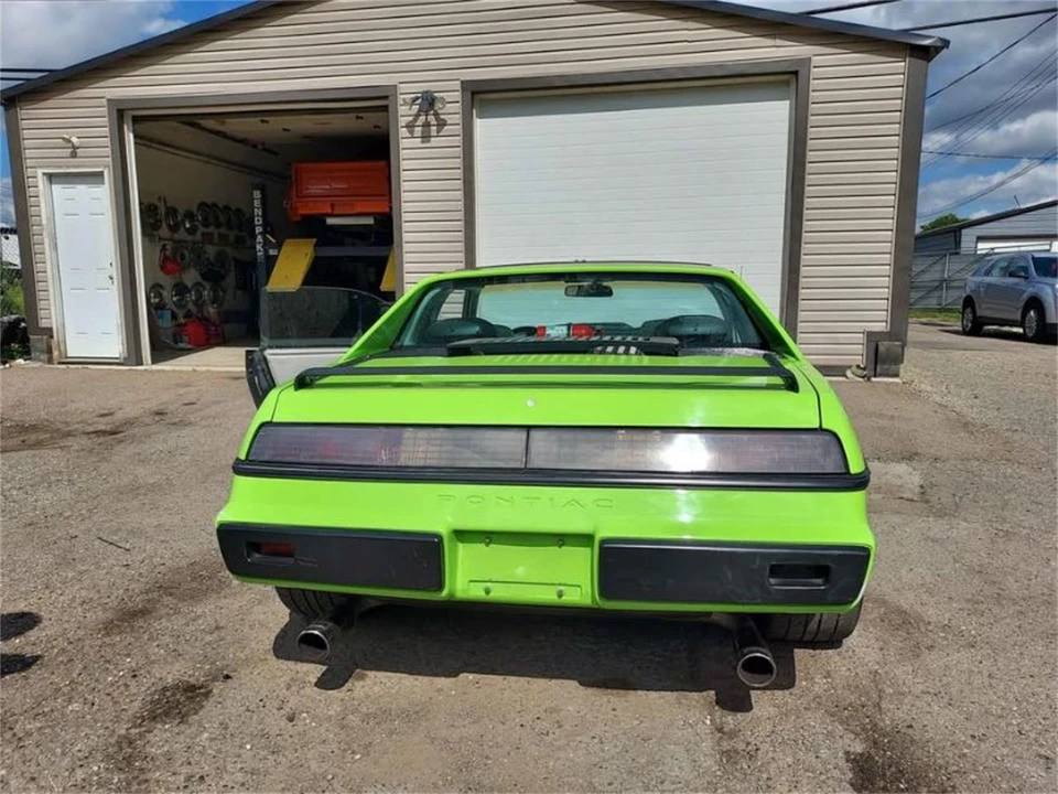 1984 Pontiac Fiero - Image 4 of 6