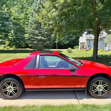 1984 Pontiac Fiero SE
