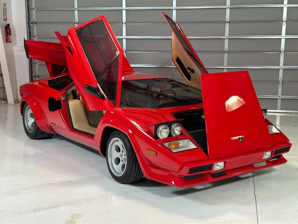 1984 Pontiac Fiero - Image 22 of 31