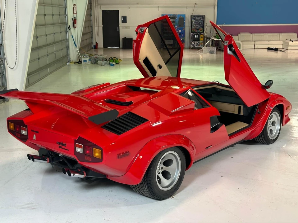 1984 Pontiac Fiero - Image 17 of 31