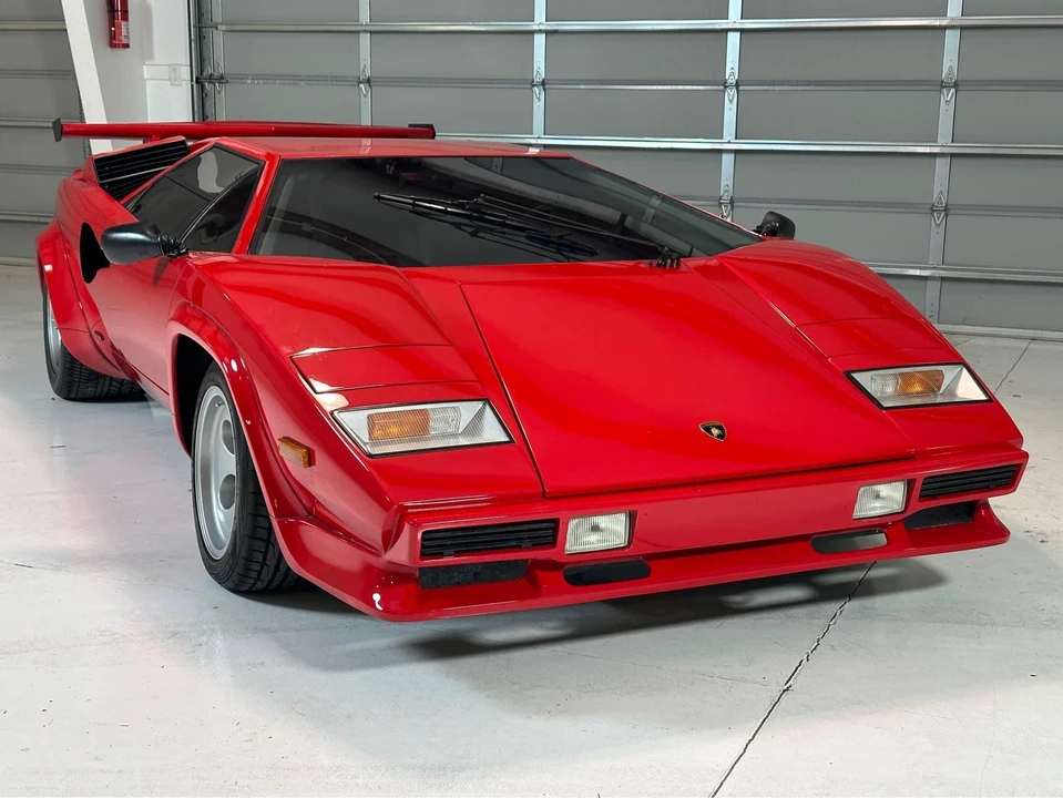 1984 Pontiac Fiero - Image 16 of 31