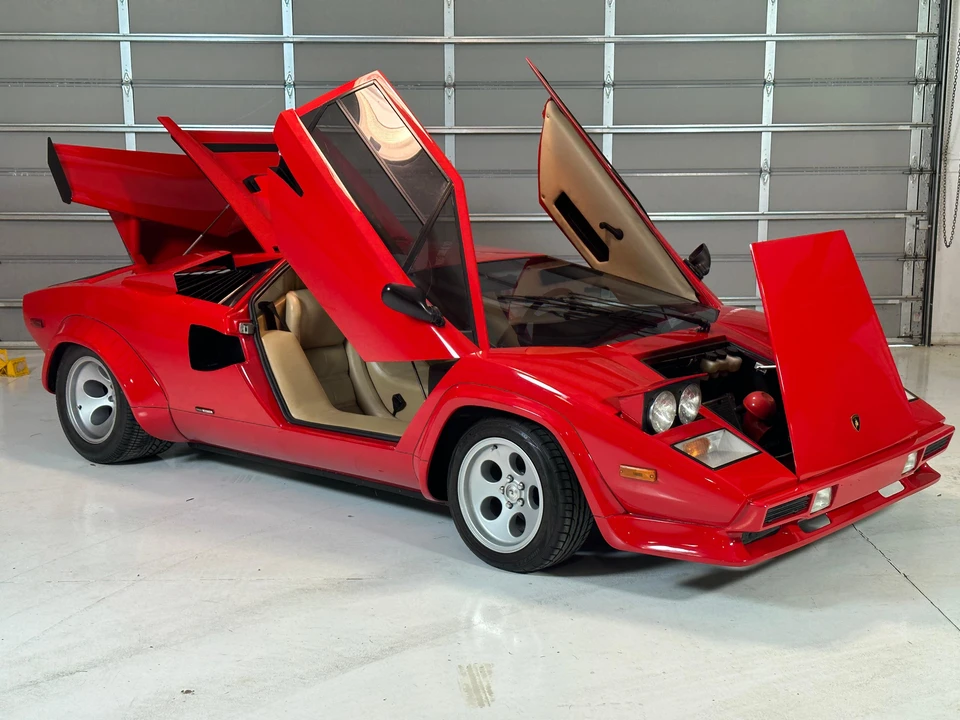 1984 Pontiac Fiero - Image 20 of 31