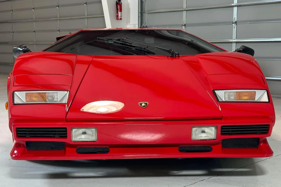 1984 Pontiac Fiero - Image 2 of 31