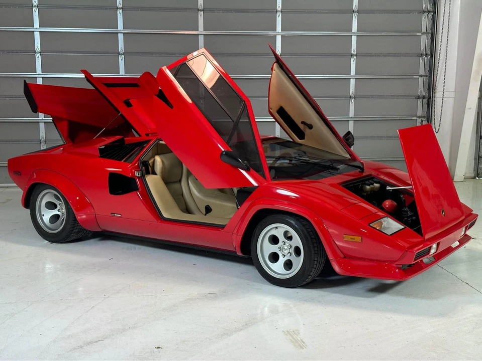 1984 Pontiac Fiero - Image 19 of 31