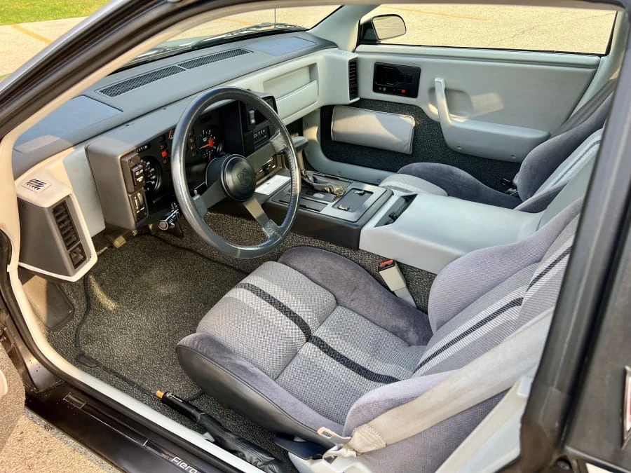 1984 Pontiac Fiero - Image 11 of 29
