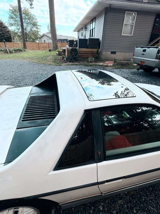 1984 Pontiac Fiero - Image 20 of 31