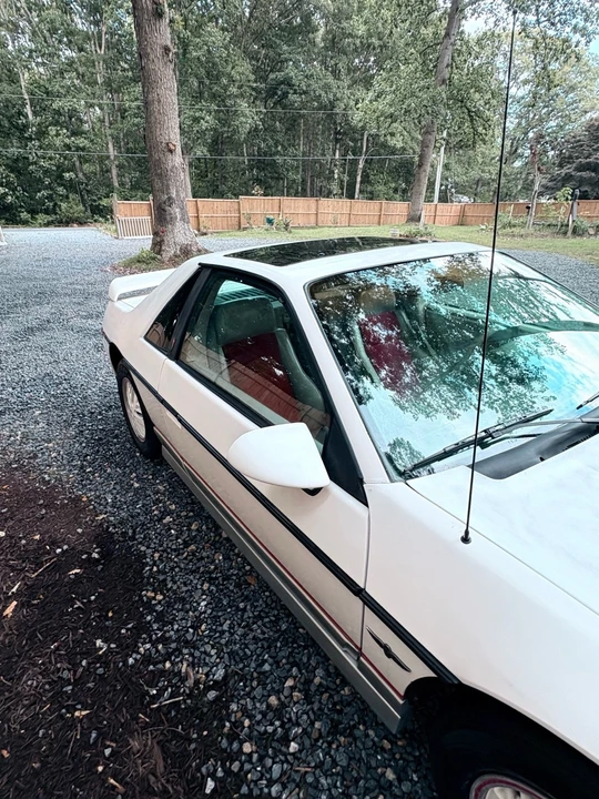 1984 Pontiac Fiero - Image 28 of 31