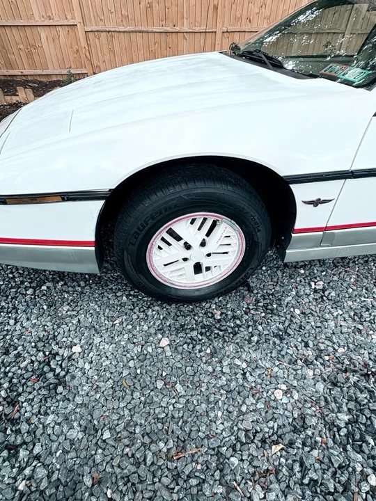 1984 Pontiac Fiero - Image 7 of 31