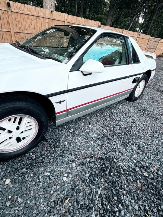 1984 Pontiac Fiero - Image 6 of 31