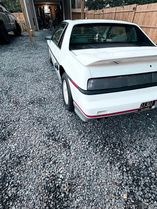 1984 Pontiac Fiero - Image 10 of 31