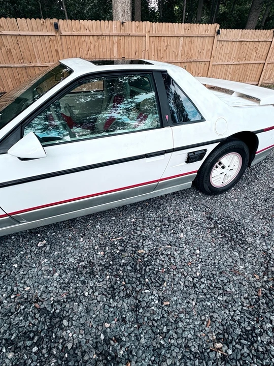 1984 Pontiac Fiero - Image 14 of 31