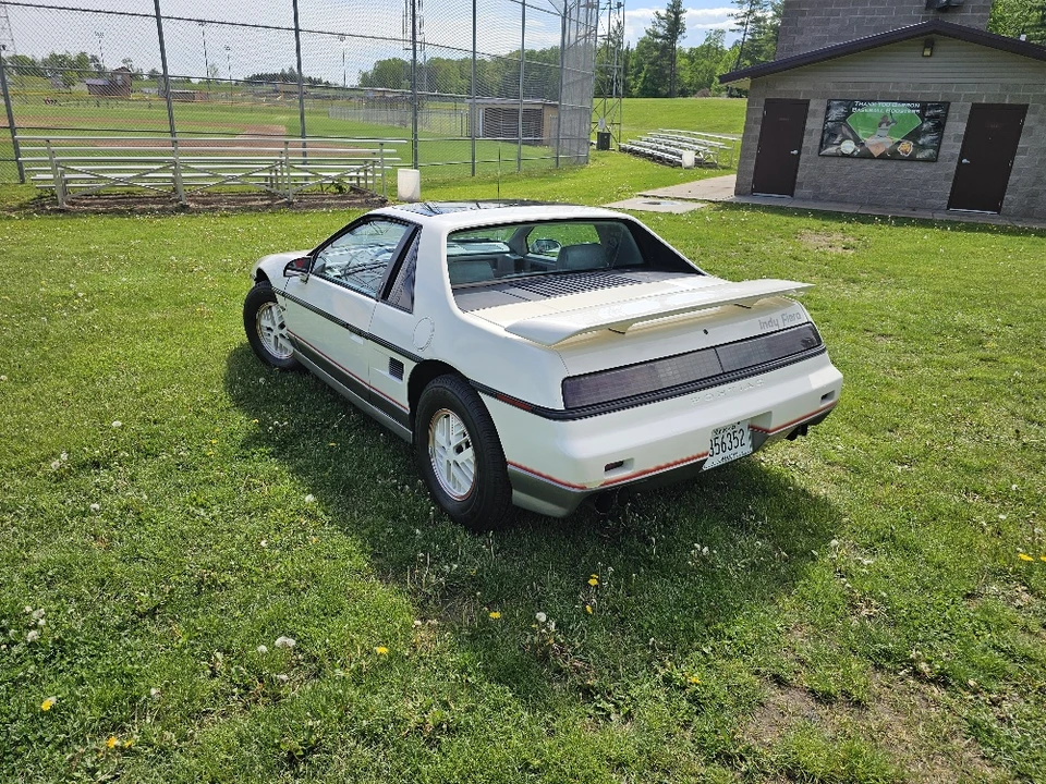 1984 Pontiac Fiero - Image 4 of 31