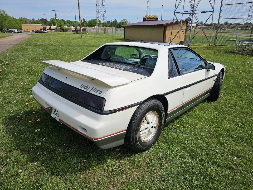 1984 Pontiac Fiero - Image 6 of 31