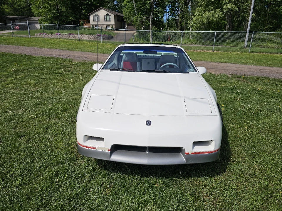 1984 Pontiac Fiero - Image 12 of 31