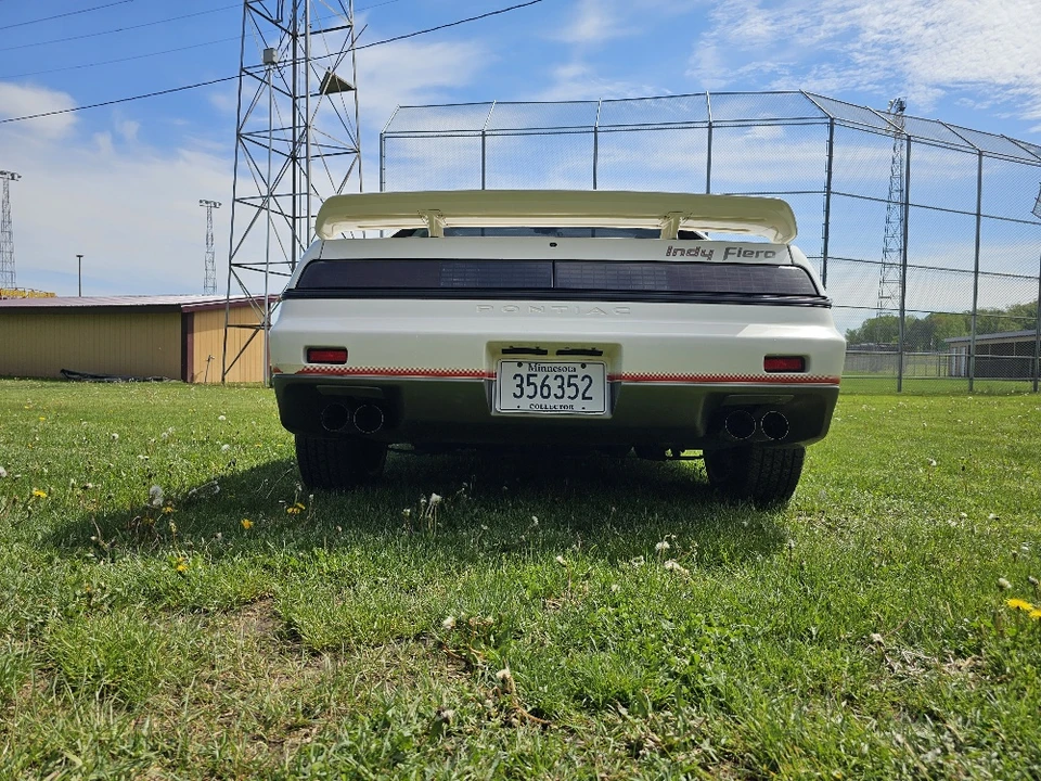 1984 Pontiac Fiero - Image 5 of 31