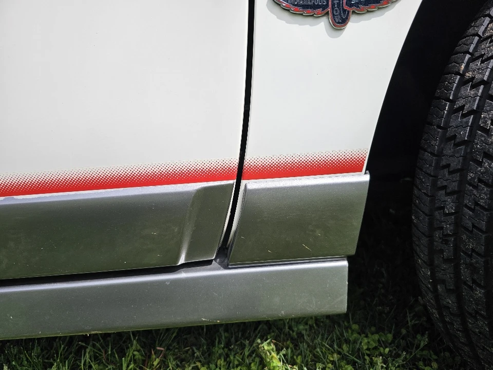 1984 Pontiac Fiero - Image 16 of 31
