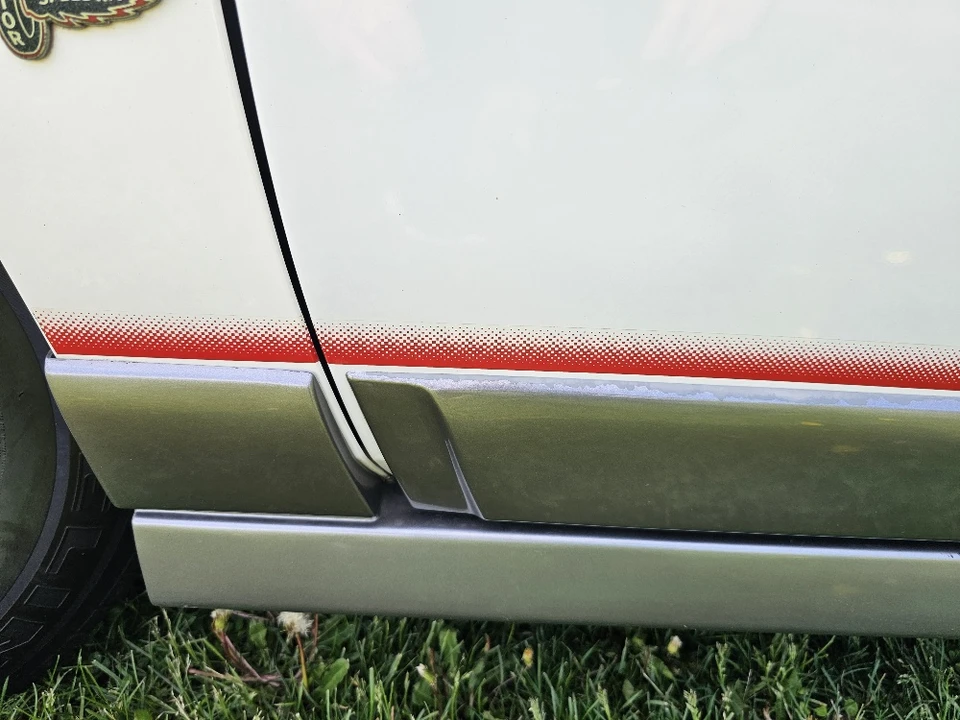 1984 Pontiac Fiero - Image 17 of 31