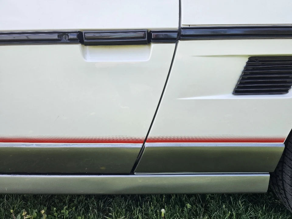 1984 Pontiac Fiero - Image 26 of 31