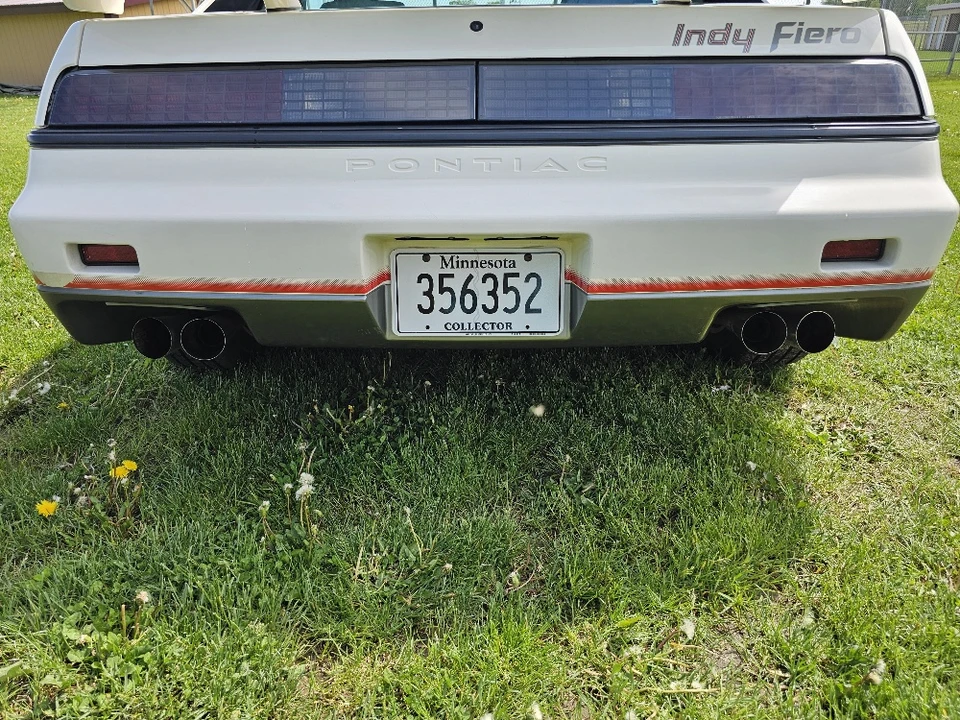 1984 Pontiac Fiero - Image 30 of 31