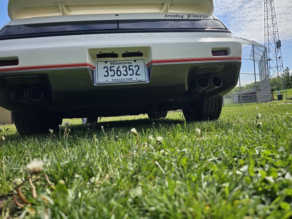 1984 Pontiac Fiero - Image 20 of 31