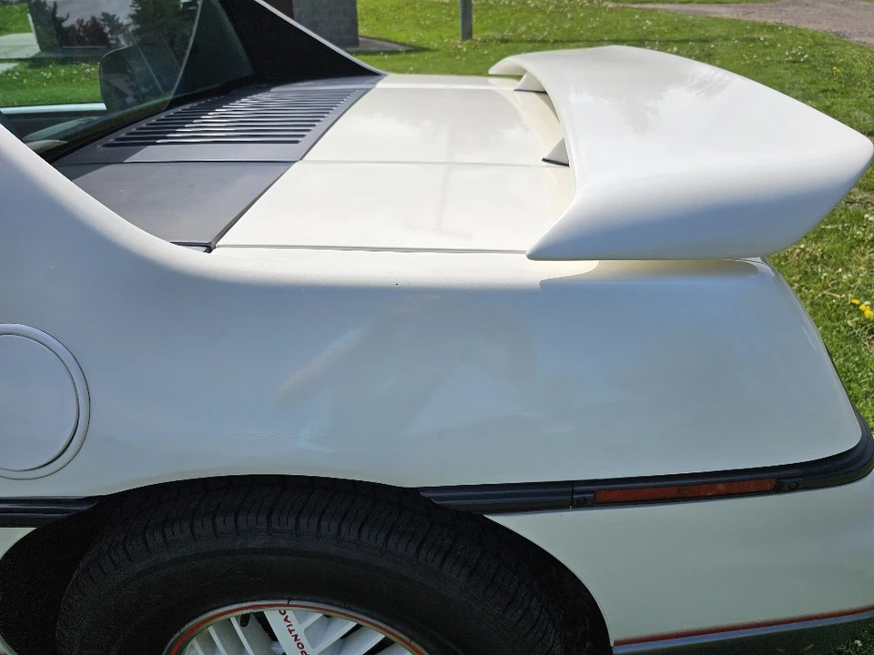 1984 Pontiac Fiero - Image 18 of 31