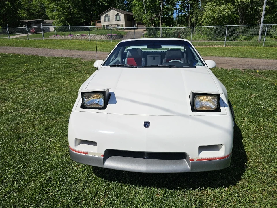 1984 Pontiac Fiero - Image 13 of 31