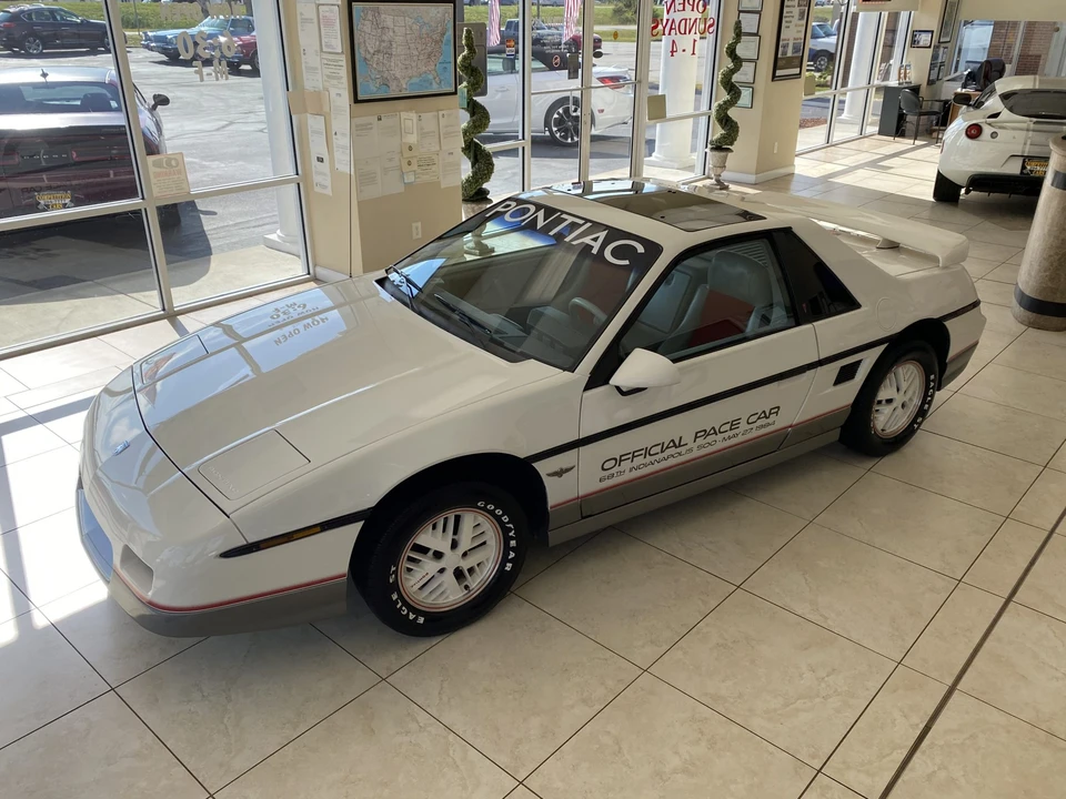 1984 Pontiac Fiero - Image 7 of 31