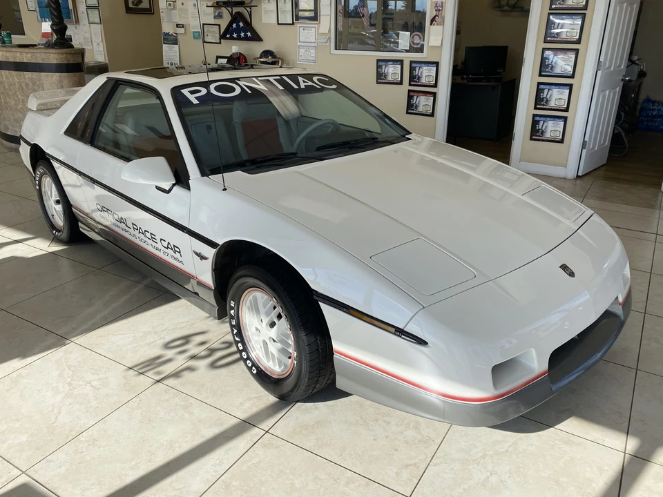 1984 Pontiac Fiero - Image 2 of 31