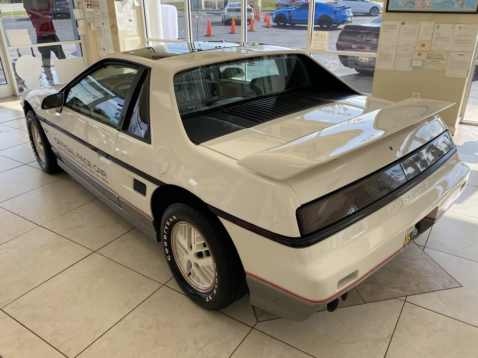 1984 Pontiac Fiero - Image 12 of 31