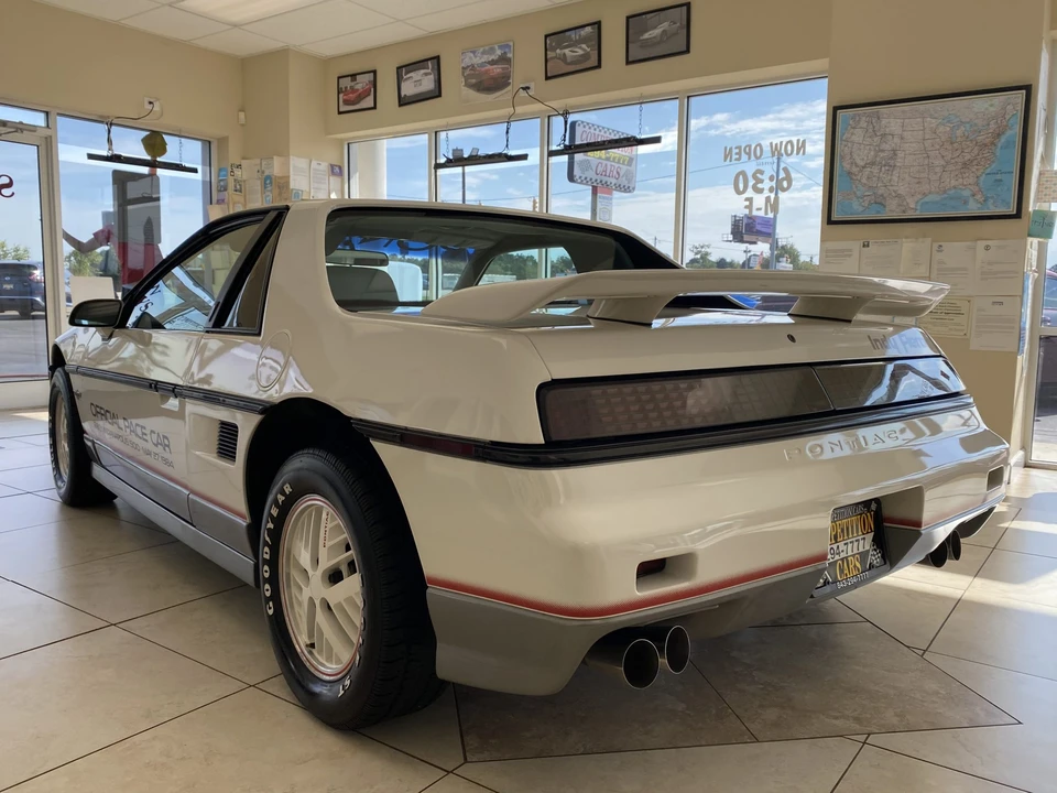 1984 Pontiac Fiero - Image 11 of 31