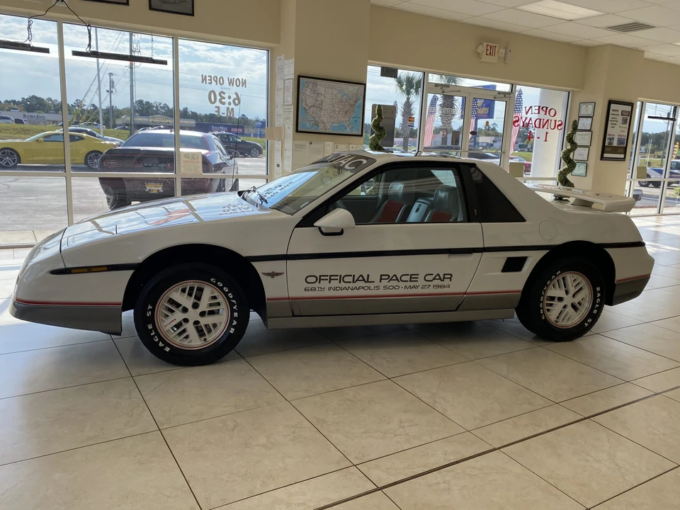 1984 Pontiac Fiero - Image 9 of 31