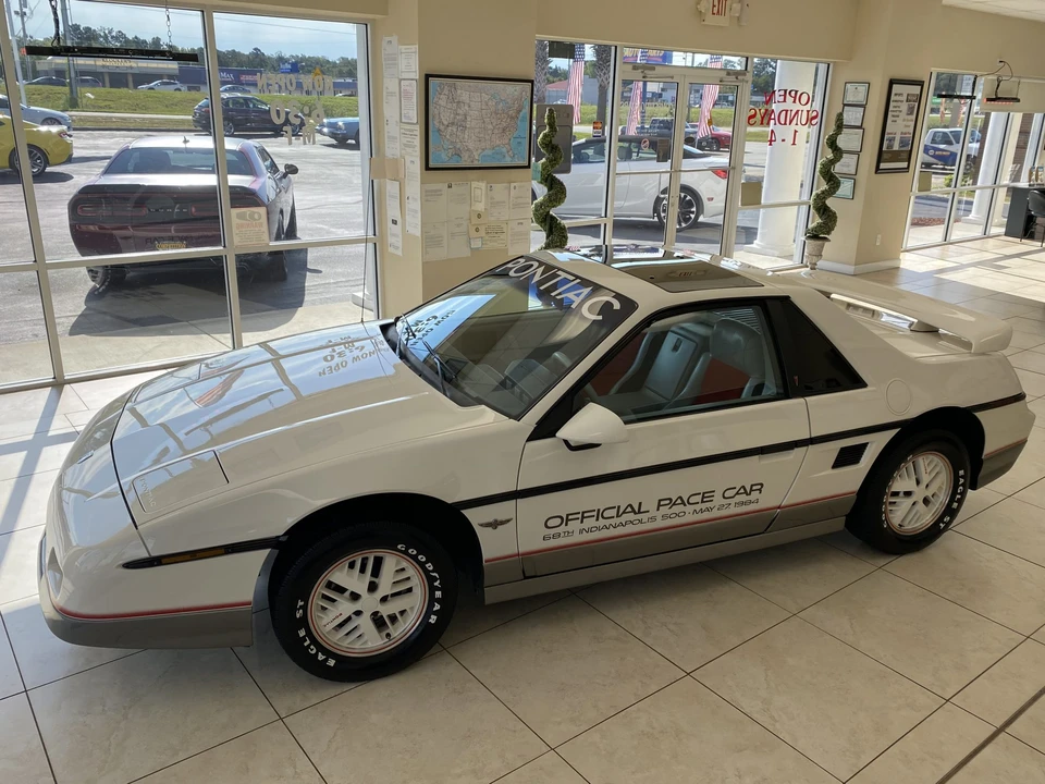 1984 Pontiac Fiero - Image 8 of 31