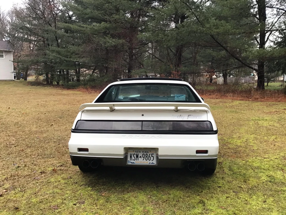 1984 Pontiac Fiero - Image 30 of 31
