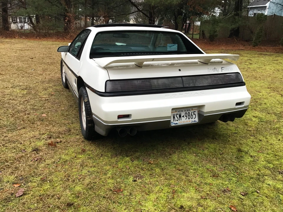 1984 Pontiac Fiero - Image 29 of 31