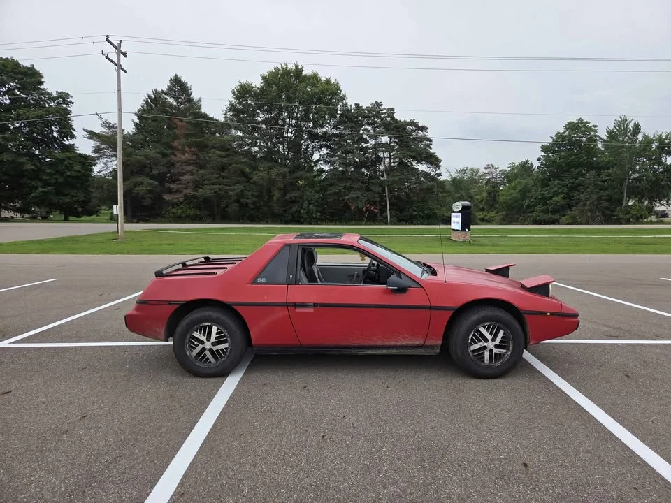 1984 Pontiac Fiero - Image 3 of 9