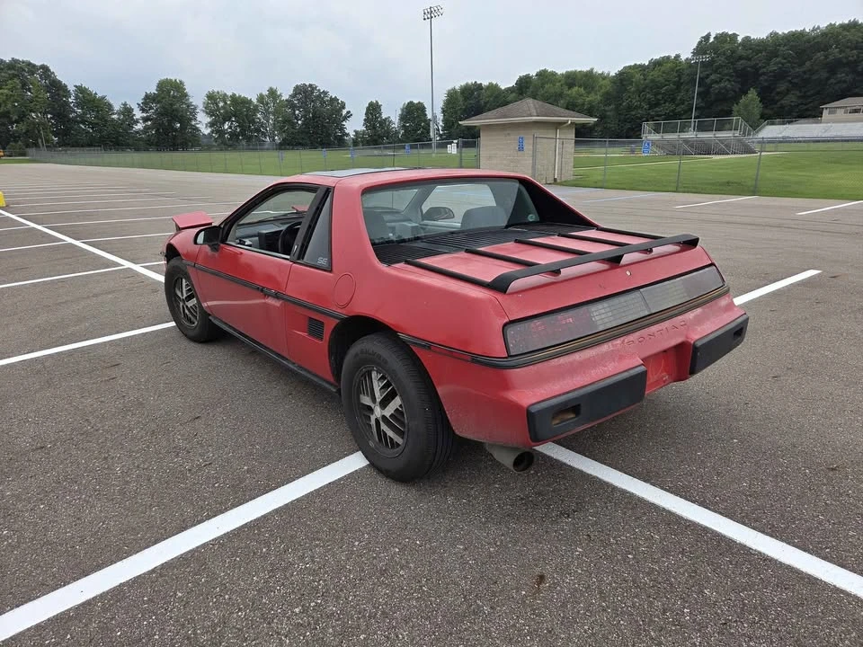 1984 Pontiac Fiero - Image 6 of 9