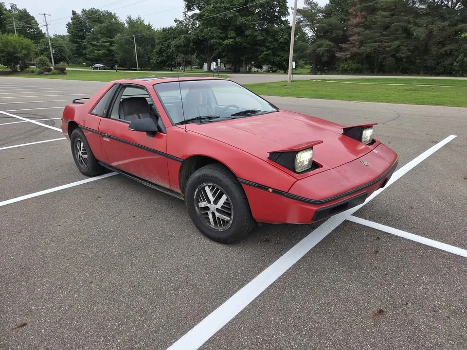 1984 Pontiac Fiero - Image 2 of 9