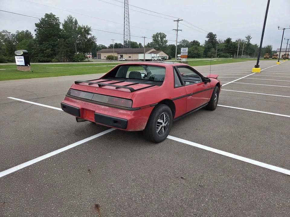 1984 Pontiac Fiero - Image 4 of 9