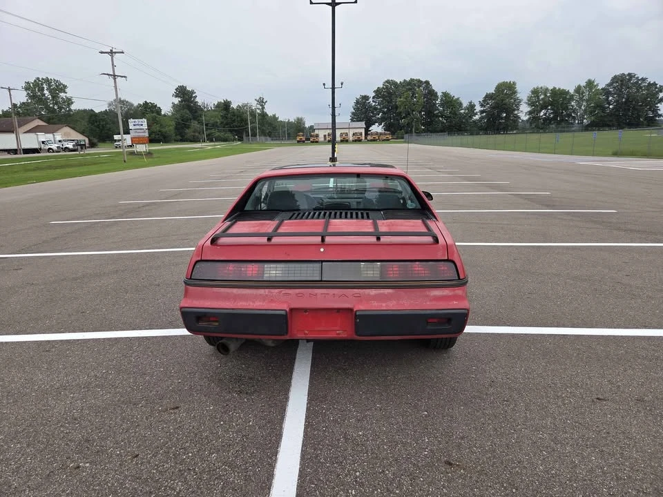 1984 Pontiac Fiero - Image 5 of 9
