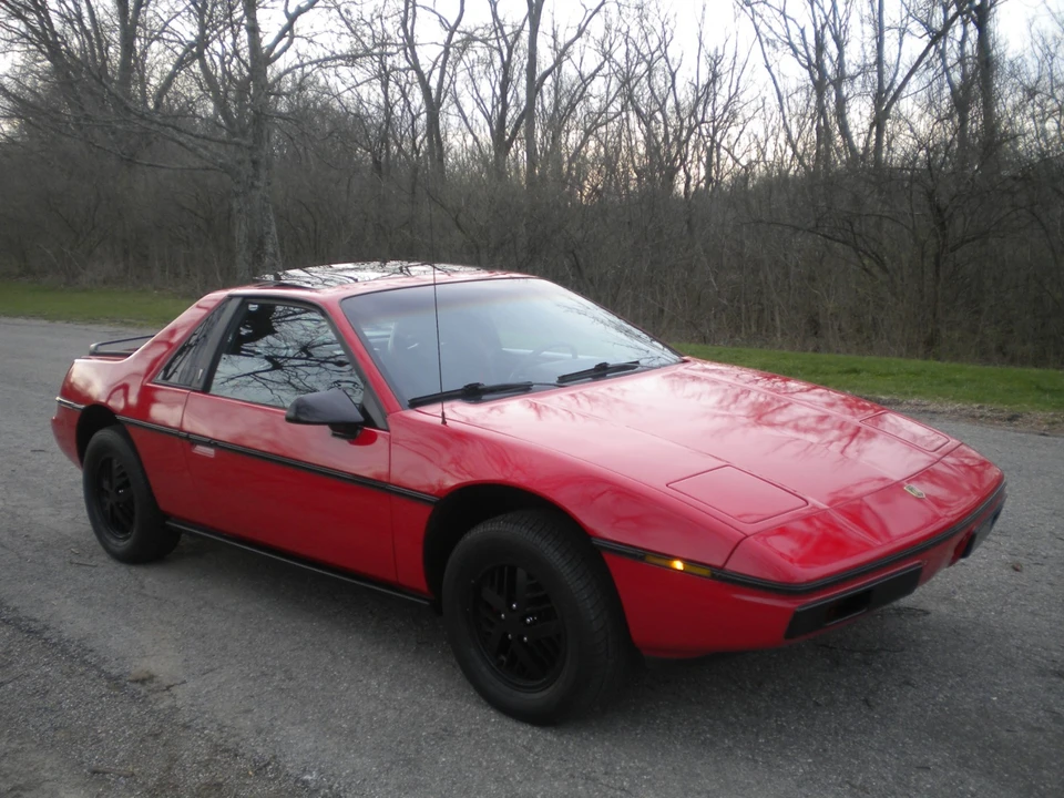 1984 Pontiac Fiero - Image 4 of 21