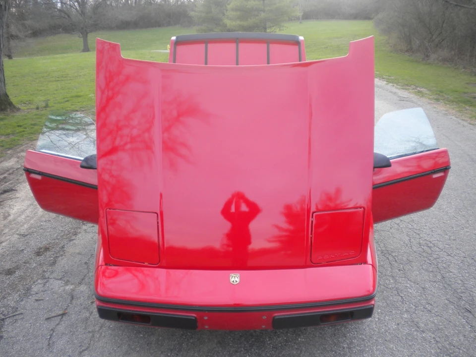 1984 Pontiac Fiero - Image 9 of 21