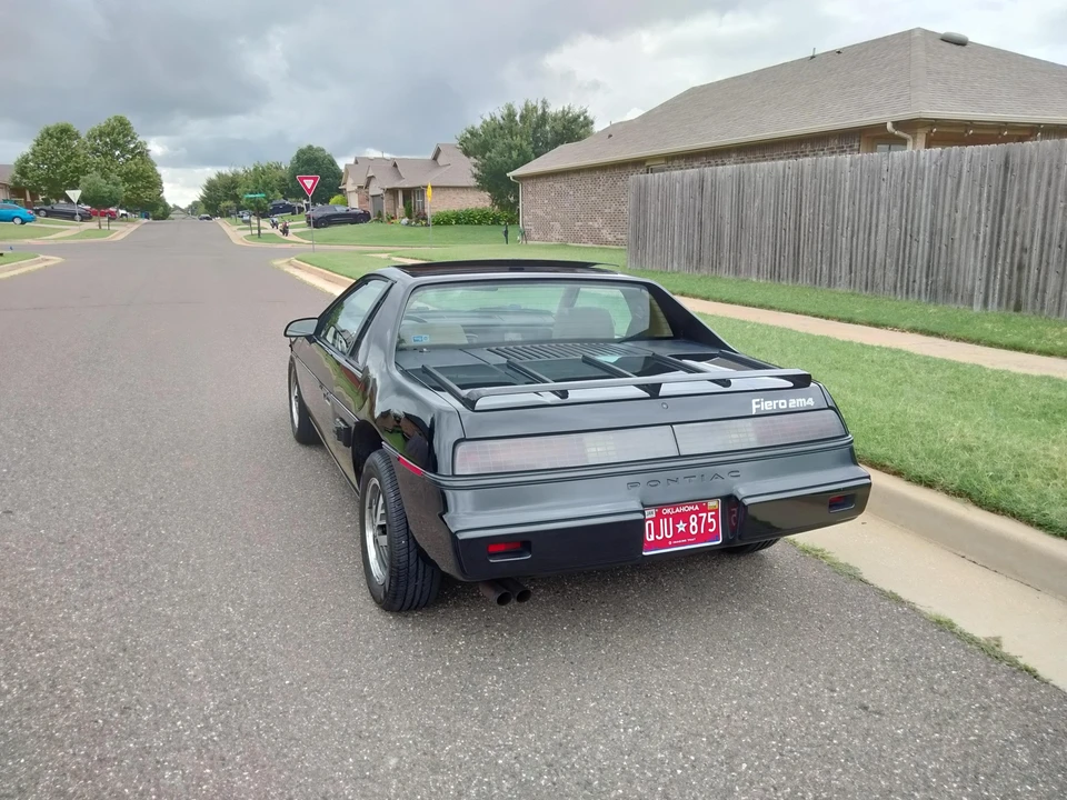 1984 Pontiac Fiero - Image 14 of 31