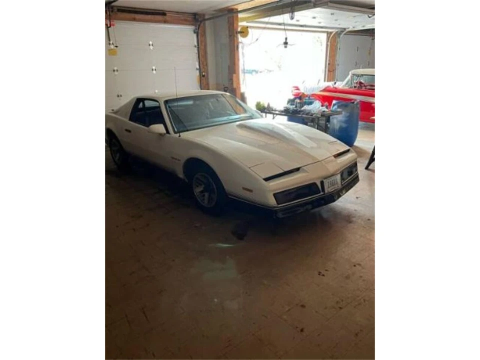 1984 Pontiac Firebird 3rd Gen - Image 17 of 30