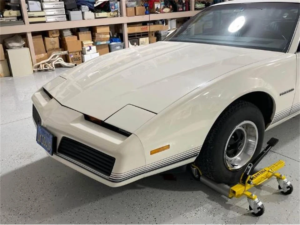 1984 Pontiac Firebird 3rd Gen - Image 9 of 10