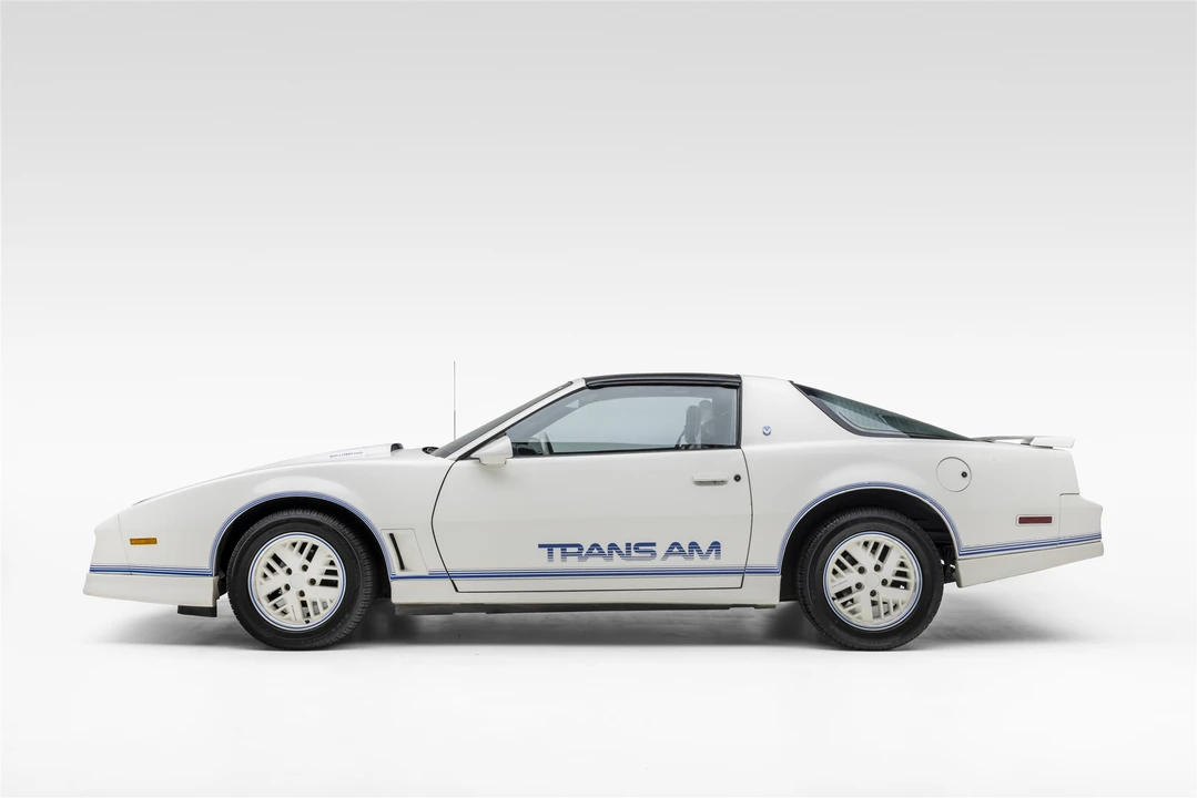 1984 Pontiac Firebird Trans Am 3rd Gen - Image 11 of 31