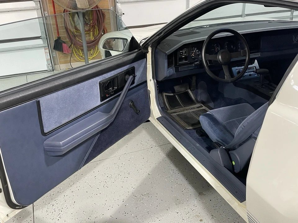 1984 Pontiac Firebird 3rd Gen - Image 6 of 11